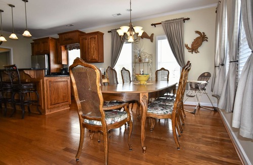 Garden City House | Grammie's Playhouse Great Location, Close to Beach