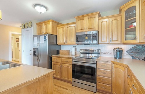 Banner Elk Condo | Grand Oaks RC1- Mountain Condo, Gated Resort, Indoor/Outdoor Pools & Hot Tub