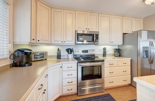 Banner Elk Condo | Grand Oaks RC4- Mountain Condo, Gated Resort, Indoor/Outdoor Pools & Hot Tub