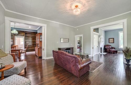 Waverly House | Grand Victorian Home, Walk to Historic Town Square