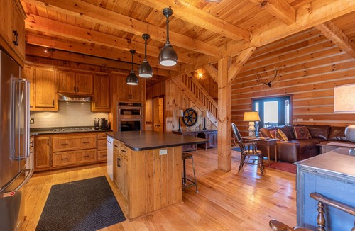 West Jefferson Cabin | Grand Vista Lodge: Huge Cabin 5min to W. Jefferson Downtown w/Views, Hot Tub, Pool Table, Firepit!