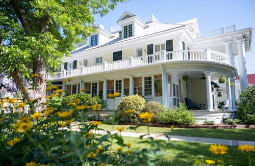 Edenton Bed & Breakfast | Granville Queen Inn Downtown Edenton Queen Bed 2nd Floor