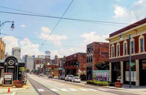 South Main Historic District Condo | Great 1/1 condo in the heart of downtown close to all the restaurants and bars.