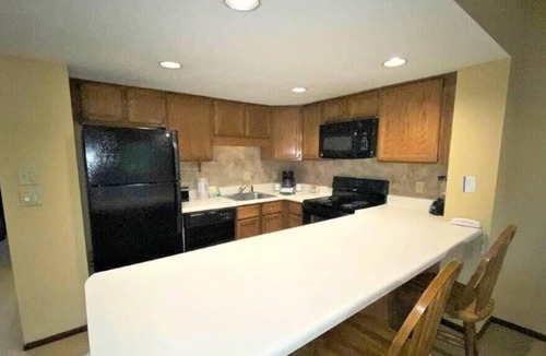 Sapphire Resort | Great Adventure in North Carolina! 2 Serene Units, Free Parking, Gym, 3 Pools