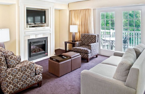 Berkeley Condo | Great for Large Family/Group. Suitable for 12. Popular Resort near Attractions.