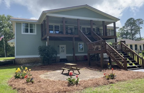 Eutawville House | Great Location on Southern shoreline of Lake Marion