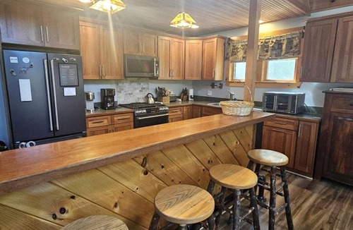Beaver Cove Cabin | Group Cabin with Pool Table, Spa and Many More Amenities in Maine
