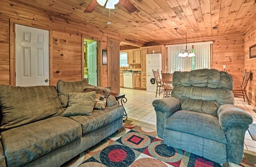 Springville Cabin | Group-Friendly Cabin on Kentucky Lake!
