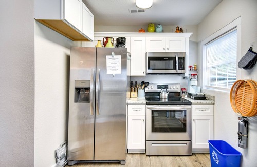Buckroe Beach Cottage | Hampton Home w/Grill < 1 Mi to Beach!