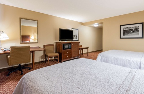 Florence Hotel | Hampton Inn & Suites Florence-North-I-95