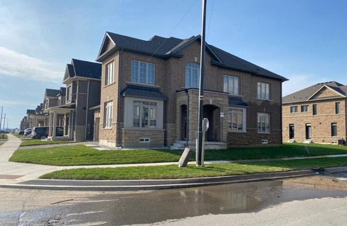 Mount Pleasant House | Happy | Fun | Love | Family | Laugh | Live | Love | VRBO | 6BR 3.5 BTH 12 People