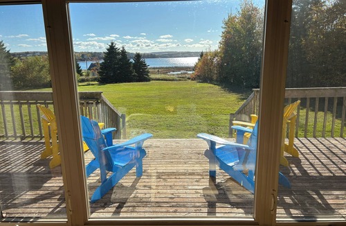 Bayview Cottage | Harbour Lights at New London Bay near Cavendish