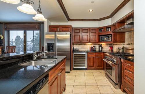 Mont-Tremblant Pedestrian Village House | Heart of Tremblant - BONDURANT 95-10