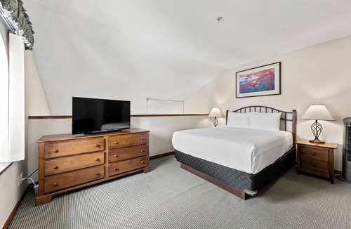 Sun Peaks Hotel | Hearthstone Lodge #228