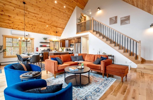 Bethel House | Heated SwimSpa, Sauna, Games, Mtn Views + 7mi to Sunday Rvr, Sleeps 14, Dogs OK