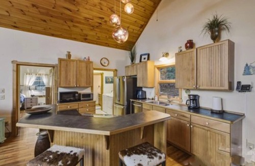 Vilas House | Heaven on Earth Nestled in the Blue Ridge Mountains