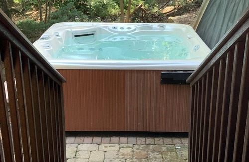 Moravian Falls Cabin | Heaven’s Door Mountain Retreat with Hot Tub