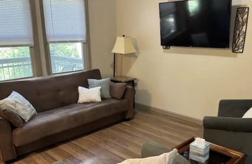 Central Condo | Hidden Wooded Cottage 2 Bed/1 Bath
