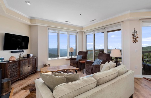 Chestnut Springs Condo | Highridge Place 43 with Wintergreen Advantage