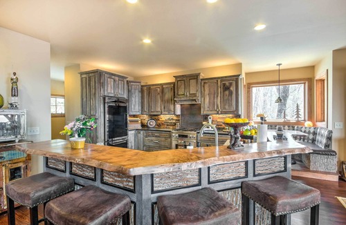 Sapphire Cabin | Hike, Ski & Explore! Mtn-View Cabin in Sapphire