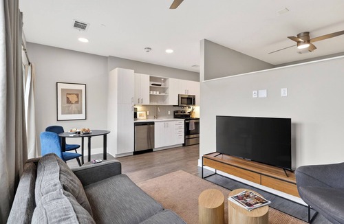 Hillsboro West End House | Hillsboro Village Studio + Terrace | Near Vanderbilt, Belmont, Music Row
