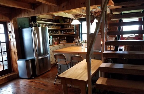 Georgian Bluffs House | Hindman House: Historic, restful, fully-equipped