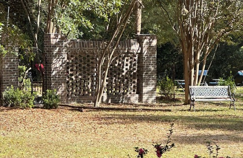 Stateburg Cottage | Historic Brookland Plantation Guest House - The Magnolia Cottage