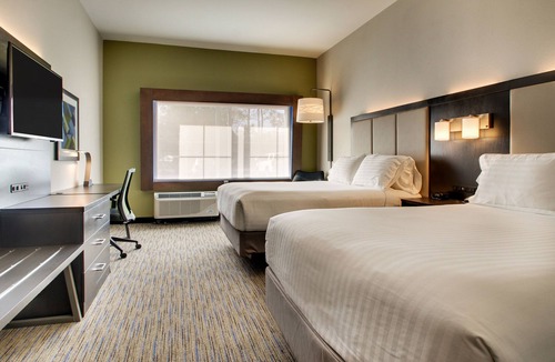Mount Pleasant Hotel | Holiday Inn Express & Suites Charleston NE Mt Pleasant US17 by IHG