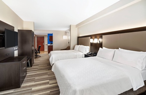 Florence Hotel | Holiday Inn Express Hotel & Suites Florence I-95 at Hwy 327 by IHG