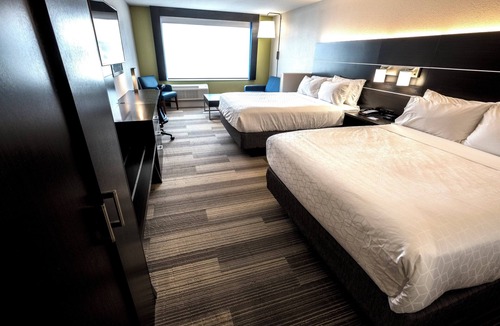 Commerce Hotel | Holiday Inn Express & Suites Commerce by IHG