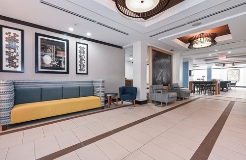 Matthews Hotel | Holiday Inn Express & Suites Charlotte Southeast - Matthews by IHG
