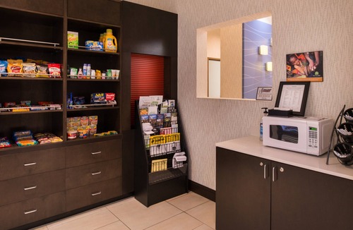 Monroe Hotel | Holiday Inn Express & Suites Monroe by IHG