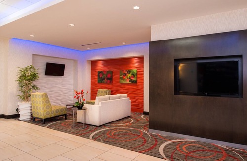 Monroe Hotel | Holiday Inn Express & Suites Monroe by IHG