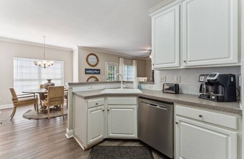 Paw Creek House | Home Away From Home - 5BRs-7 beds 3 full baths! 10 minutes to Whitewater!