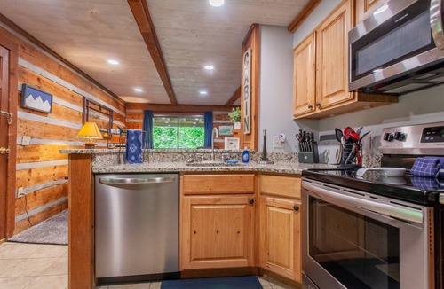 Bryson City Cabin | Honeymoon Hideaway Affordable Honeymoon Cabin near NOC