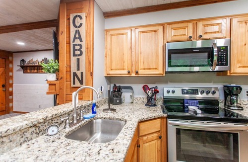 Bryson City Cabin | Honeymoon Hideaway Affordable Honeymoon Cabin near NOC