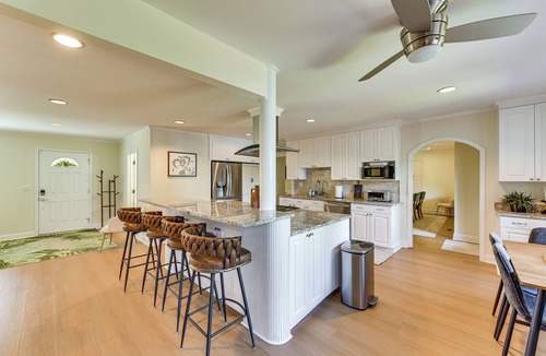 Bowling Green House | Hot Tub, Dock, Game Room! Stunning Lake Wylie Home