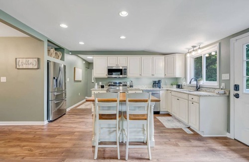 Roanoke House | Hot Tub Haven 4 Bedroom Home