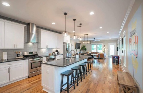 Inglewood House | Hot Tub Oasis|Arcade + Patio|Near Broadway|Parking