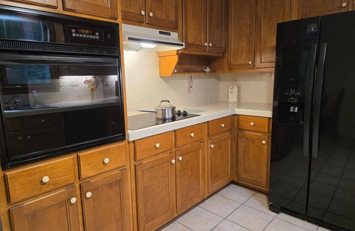 Hartwell House | House in 3-acre woods, YMCA walkable, Hartwell 2 min, lake 10 min, Opal Retreat