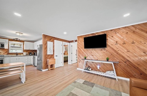 Southmont Cabin | Huge Views! | Waterfront | Dock | Kayaks | Firepit