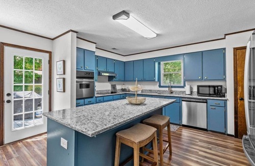 Harbison House | Hunter's Blind 4 bedroom 3.5 bth