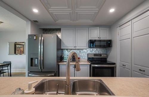 Huntsville Apartment | Huntsville Lakeview Retreat with Jacuzzi & Games