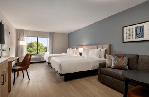 Greenbrier West Hotel | Hyatt Studios Chesapeake
