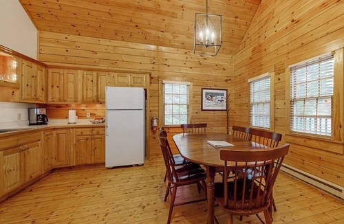 Northport Cabin | Idyllic three-bedroom dog-friendly cabin w/full kitchen, fireplace & hiking