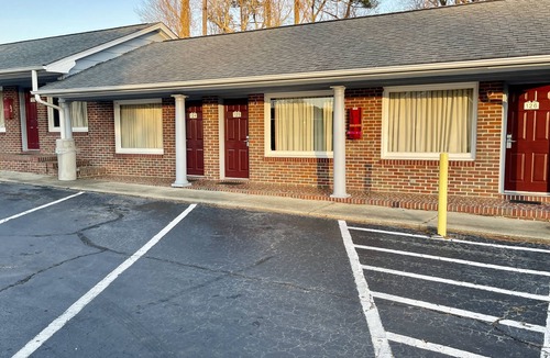Mullins Apartment | imperial motel
