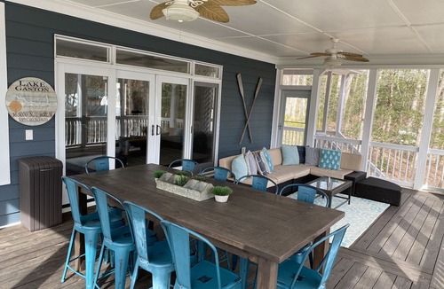 Henrico House | IN A COVE W/MAIN LAKE VIEW, TOWELS/LINENS, NEW DECOR, LOTS OF EXTRAS-A MUST SEE!