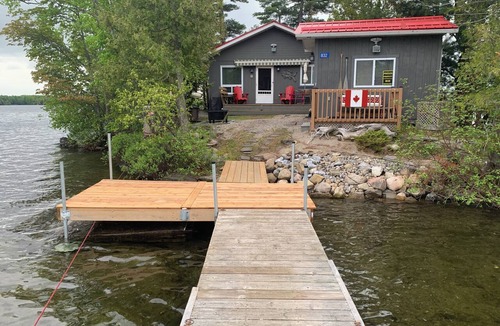 Sharbot Lake Cottage | ISLAND COTTAGE ON SHARBOT LAKE