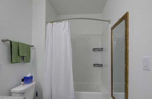 Memphis Apartment | Island Retreat|Long Stays Welcome|Travel RN Haven