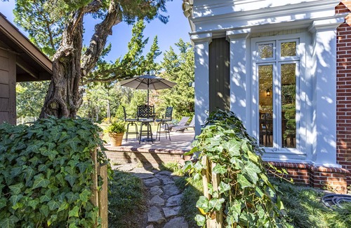 Wanchese House | Island Waterfront Estate, Sunsets, boat basin, Close Beaches, Sleeps12, dogs OK